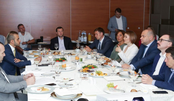 В Москве состоялся бизнес-завтрак предпринимателей «Деловой России» и Посольства ОАЭ в РФ