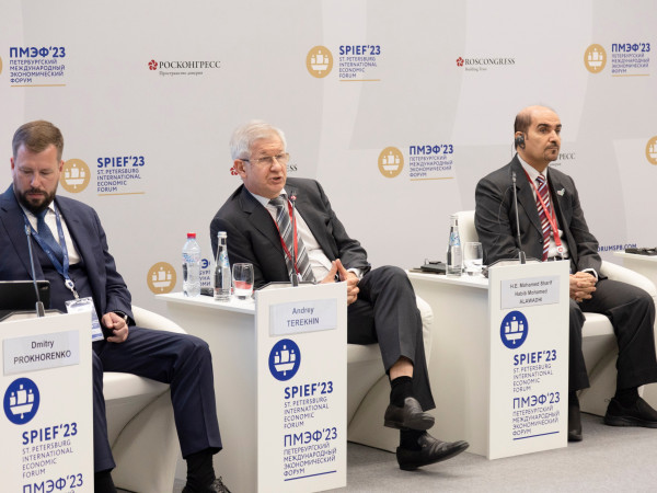 Возможности промышленных кластеров в ОАЭ обсудили на панельной сессии «Деловой России» в стартовый день ПМЭФ-2023