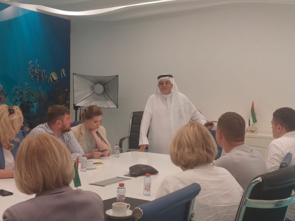 Young Russian entrepreneurs complete an internship in the UAE