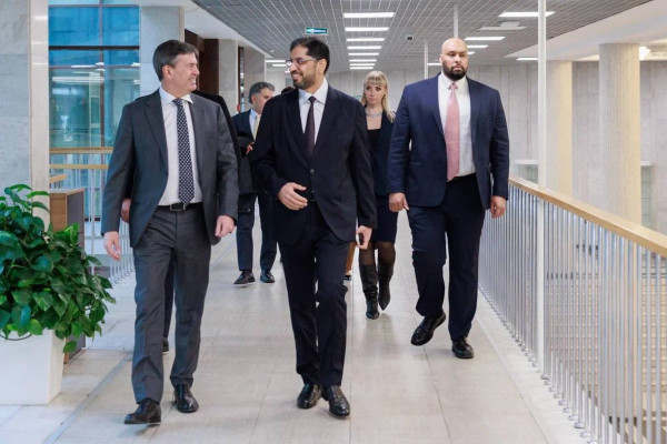 Посол ОАЭ посетил Президентскую академию в Москве