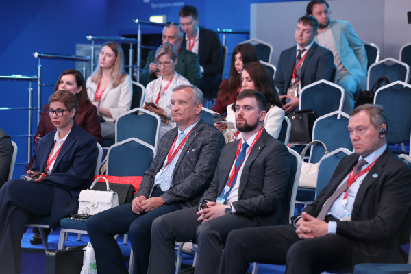 Новые пути технологического взаимодействия России и ОАЭ обсудили на ПМЭФ-2026