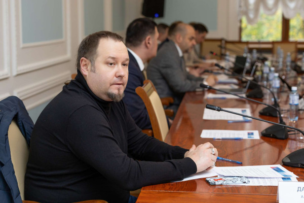 Интеграцию технологий искусственного интеллекта и электроэнергетики обсудили на заседании  подкомитета по малой генерации «Деловой России»